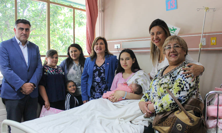 Tres mujeres fueron las primeras en nacer este 2020 en la región de Aysén