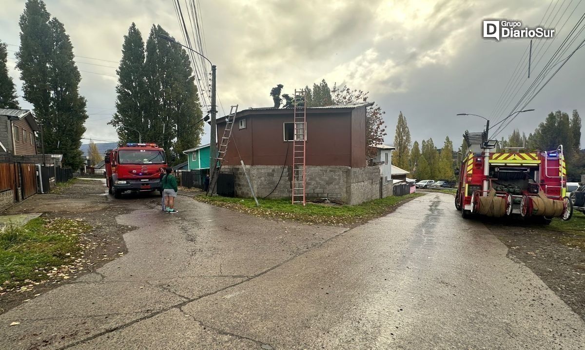 Bomberos evitó que incendio destruyera una vivienda en Coyhaique