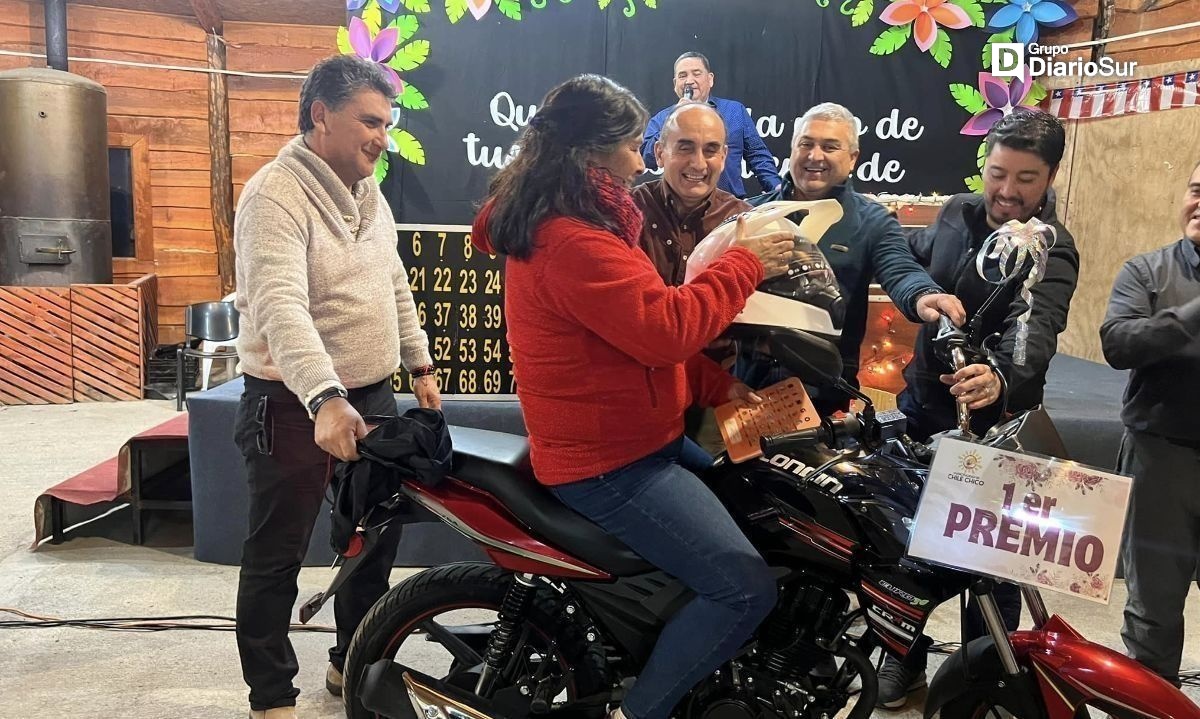 Mallín Grande y Guadal se quedaron con las motos en el bingo del Día de la Madre