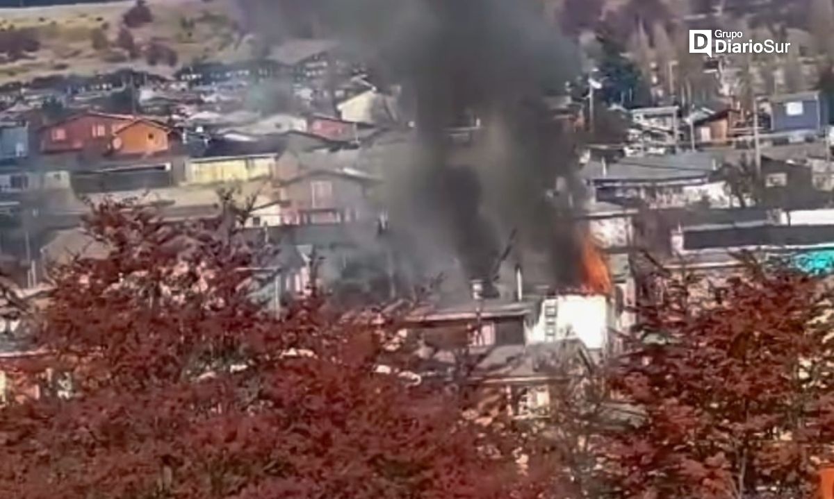 Dos Bomberos lesionados dejó incendio ocurrido en Coyhaique