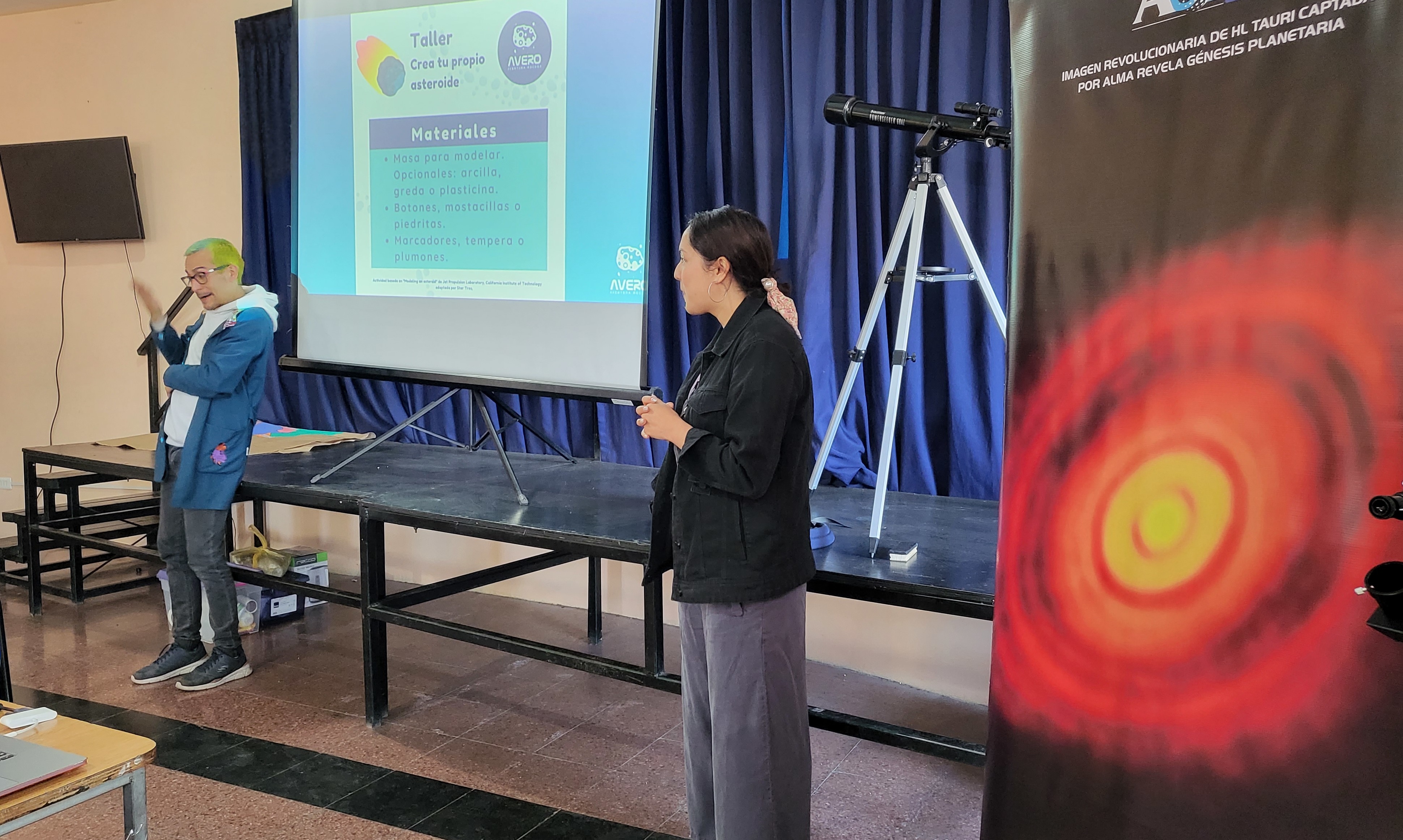 Jornada de astronomía respondió las inquietudes científicas de más de 100 niños y adolescentes sordos