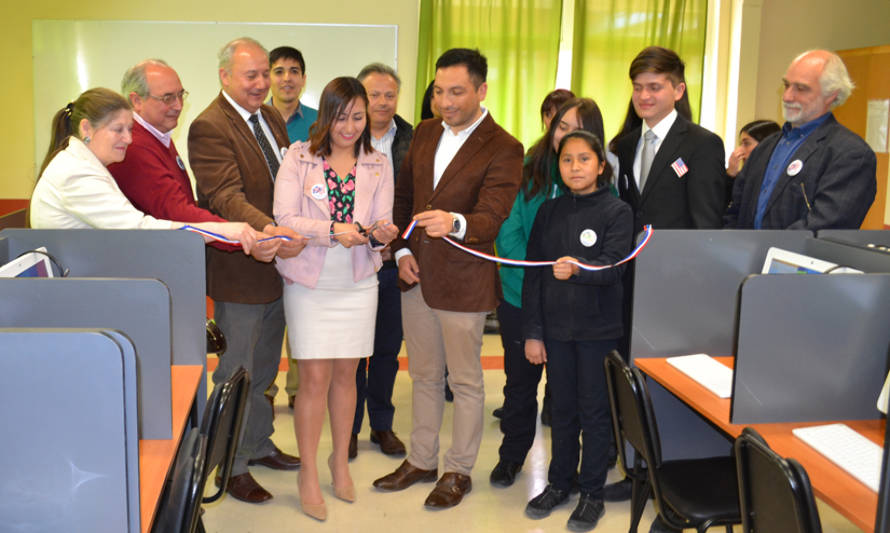 Liceo Luisa Rabanal de Chile Chico inaugura nuevo laboratorio de Inglés