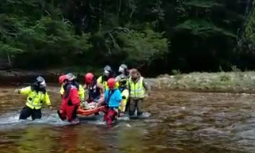 Rescatan a joven que resultó grave tras caída en sector Puente Piedra 