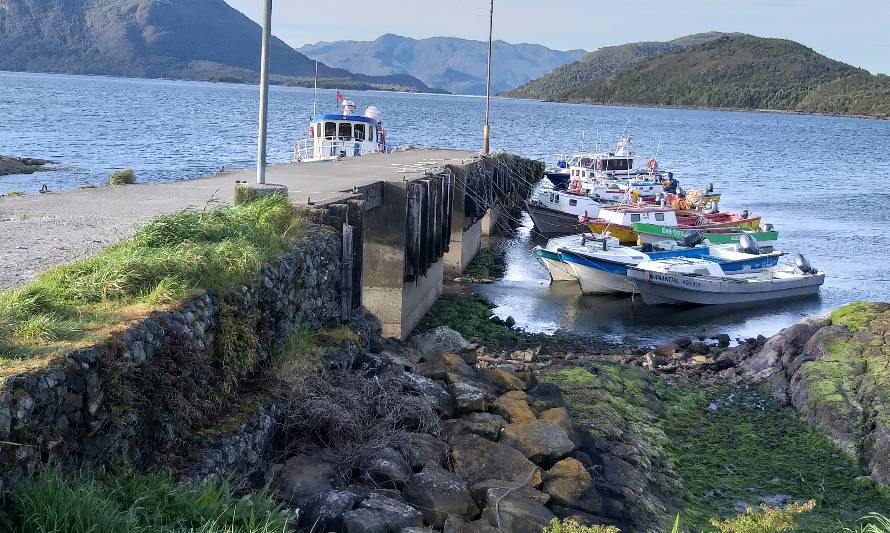 Avanzan mejoras para el muelle, aeródromo y escuela Carlos Condell en Caleta Andrade