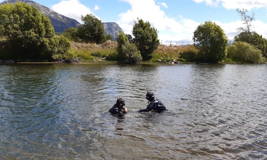 Carabineros del GOPE rescatan cuerpo sin vida desde las aguas del río Coyhaique