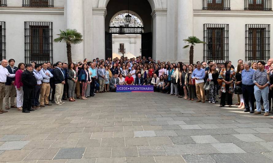 Directores de nuevos Liceos Bicentenarios de Aysén participaron en seminario nacional