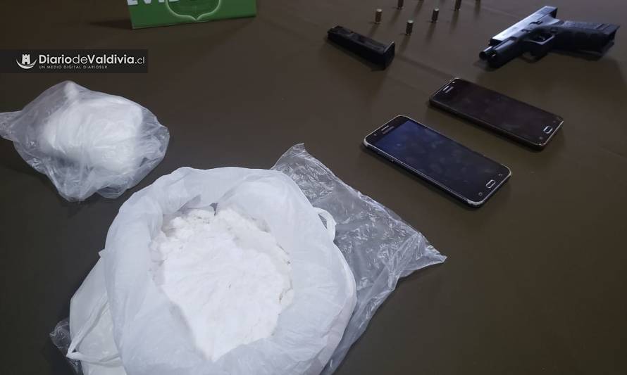 OS7 capturó a 2 sujetos que vendían drogas en Valdivia 