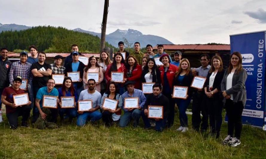 Sence capacitó a 25 esquiladores en la técnica tally hi en la comuna de Cochrane