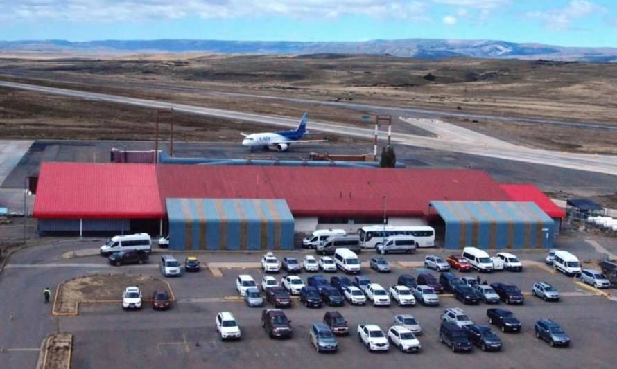 Barrera sanitaria de Balmaceda activó protocolo COVID-19 en vuelo nacional