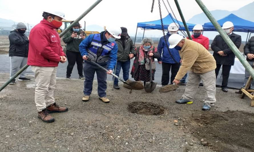 Instalan primera piedra de cancha sintética del Club Deportivo Cerro Porteño 