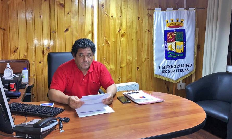 Alcalde de Guaitecas denuncia pérdida de $95 millones en anterior gestión