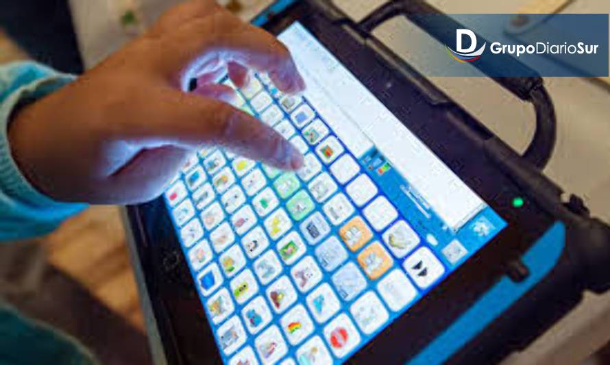 Capacitan a personal del DEM en uso de iPads para comunicación aumentativa
