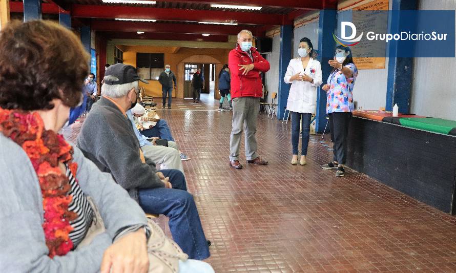 Se inició vacunación de trabajadores de la Educación de Aysén