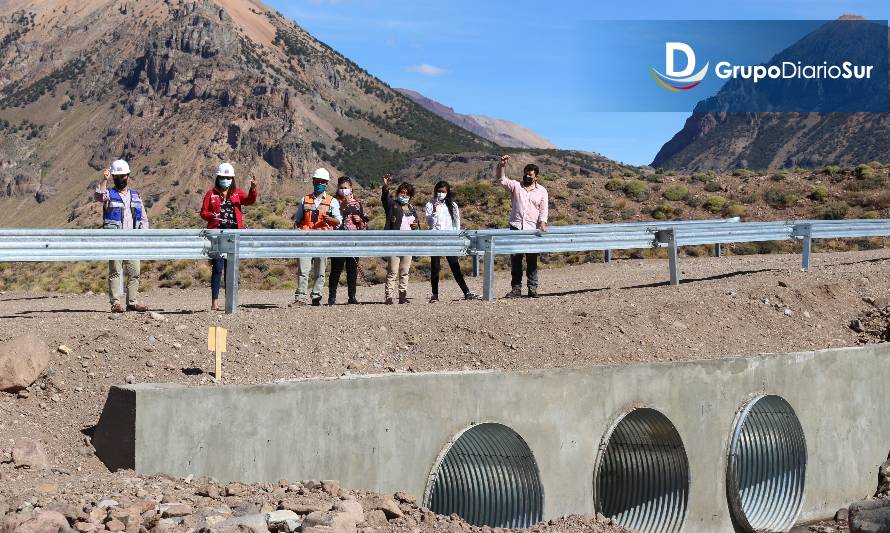 Inspeccionan avances de la pavimentación del camino entre Chile Chico y el cruce a Bahía Jara