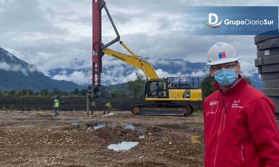 Visitan obras de compactación dinámica de terrenos en Puerto Aysén