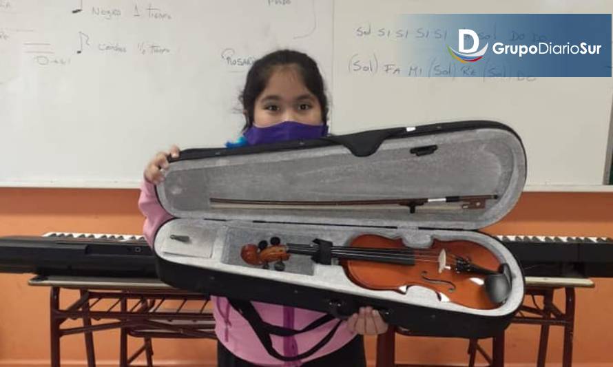 Estudiantes de Bahía Murta y Puerto Tranquilo hacen taller de violín