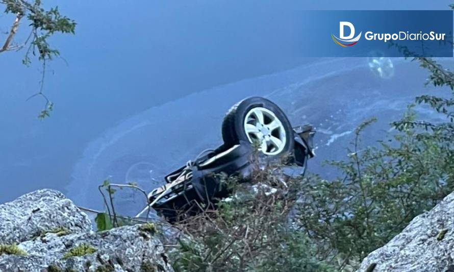 Hombre murió tras caer en su auto al canal Puyuhuapi