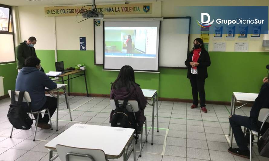 Visitan establecimientos para dialogar sobre el retorno a clases presenciales