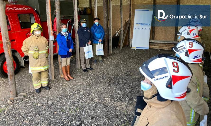 Bomberos de El Blanco por fin cuentan con luz eléctrica en su cuartel