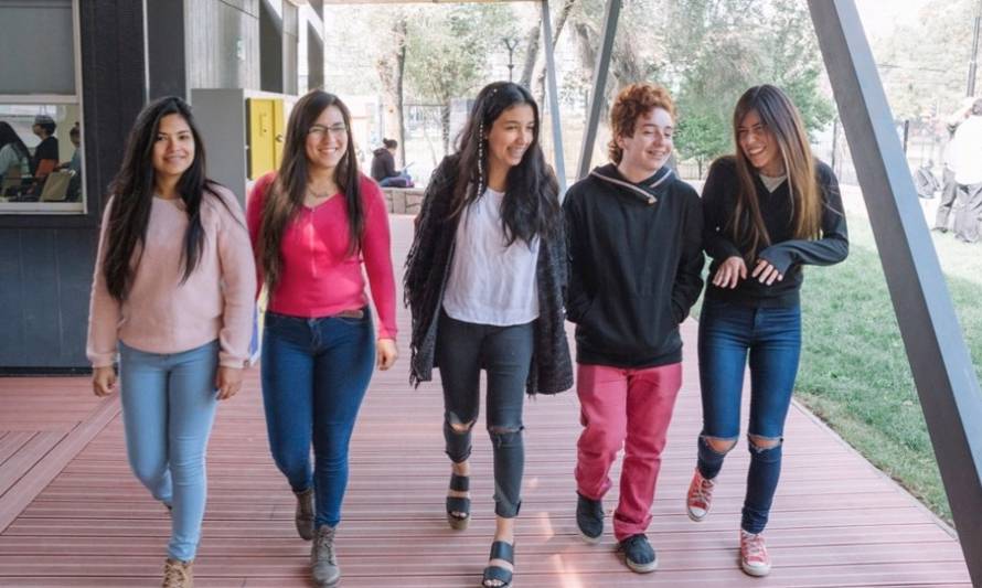 Estudiantes ya pueden revisar resultados de gratuidad, becas y Fondo Solidario