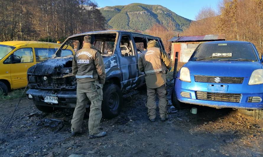 Labocar investiga incendio que afectó a dos vehículos en Coyhaique