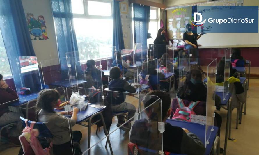 Colegios de Chile Chico retomaron clases presenciales
