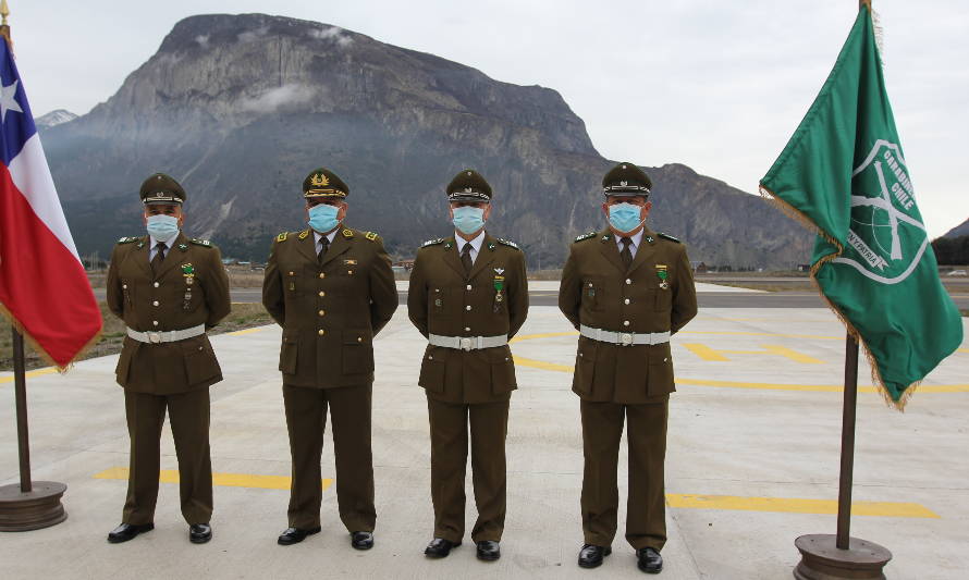 Con investiduras y entrega de medallas Carabineros Aysén celebró el Día del Suboficial Mayor