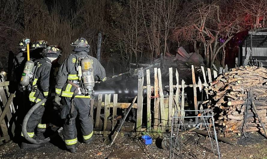 Coyhaique: Incendio destruyó vivienda en Cerro Huemules