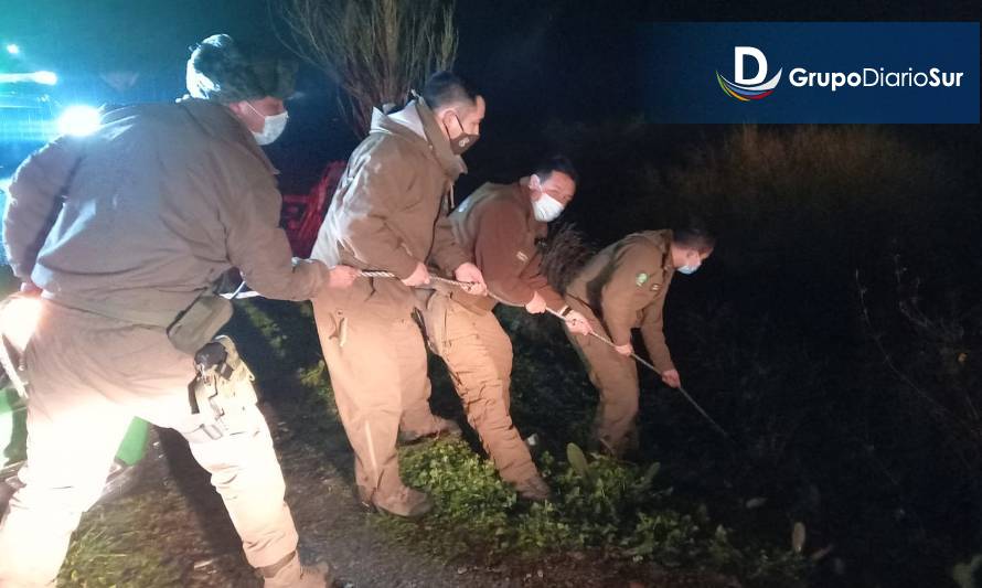 Carabineros logró rescatar a mujer que cayó al río Aysén