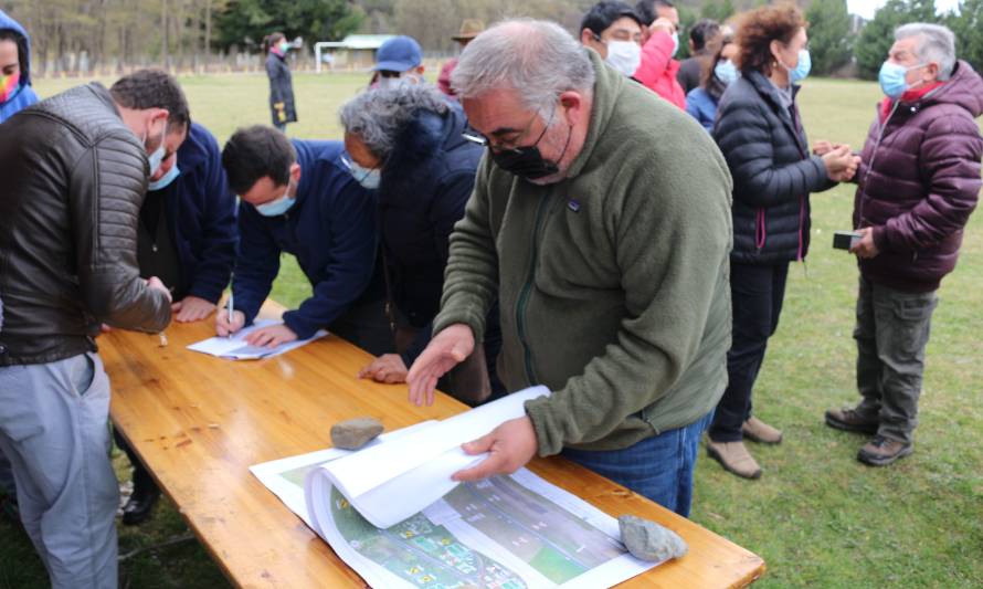 Anuncian licitación de pavimentación de 10 kilómetros del camino a Lago Atravesado