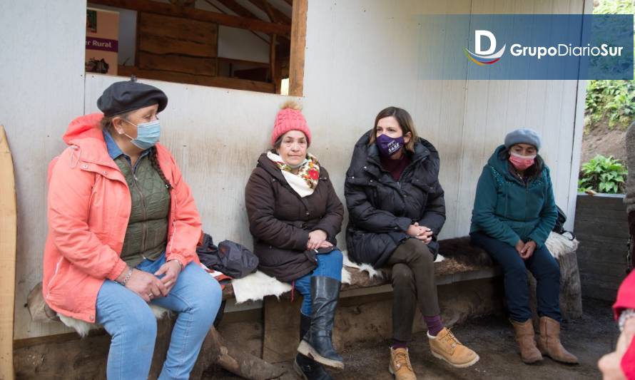 Mesa de la mujer rural se consolida como espacio de participación femenina