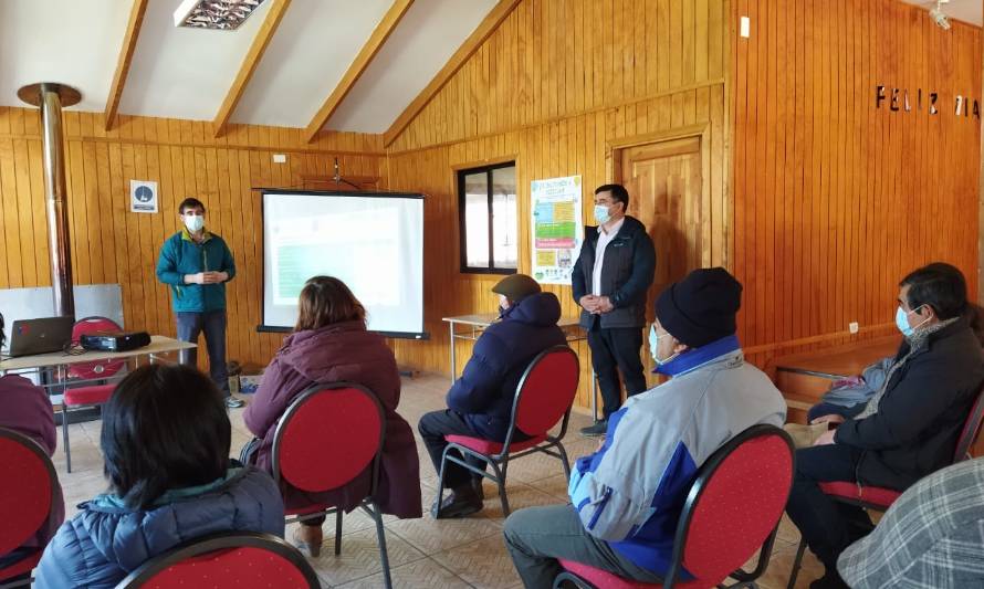 Campesinos de Lago Verde se informan sobre proyectos de riego