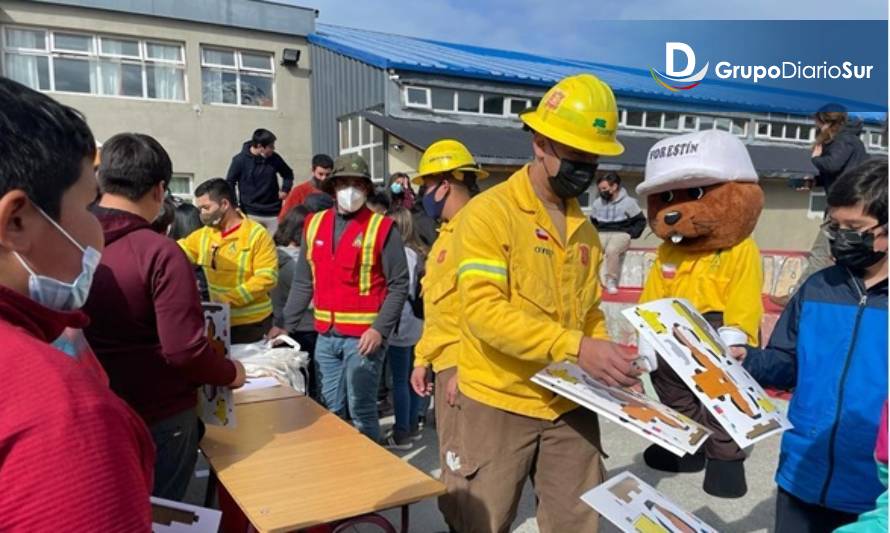 La BRIFE y CONAF sensibilizaron sobre la prevención de incendios en Cochrane