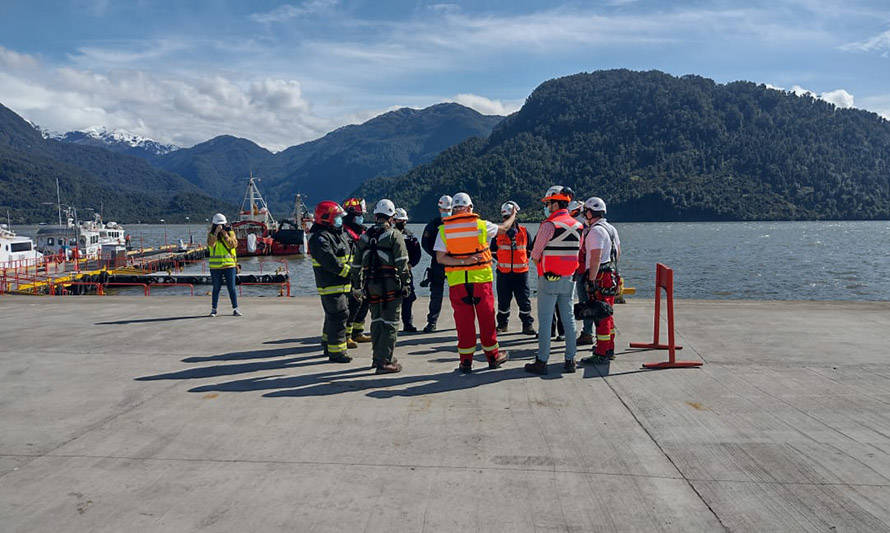 Faenas FAN: Fiordo Austral realizó con éxito simulacro de emergencia en Puerto Chacabuco