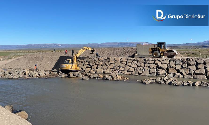 Construcción de puente en Galera Chico lleva un 45% de avance