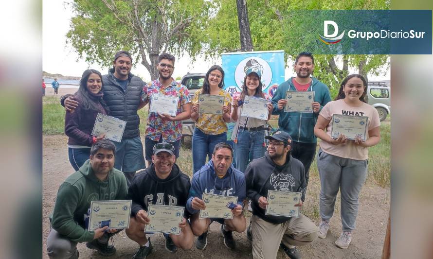 Se graduaron los primeros buzos deportivos en el lago General Carrera