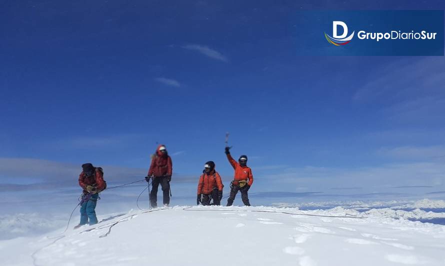 Andinistas realizaron la quinta ascensión al volcán Macá