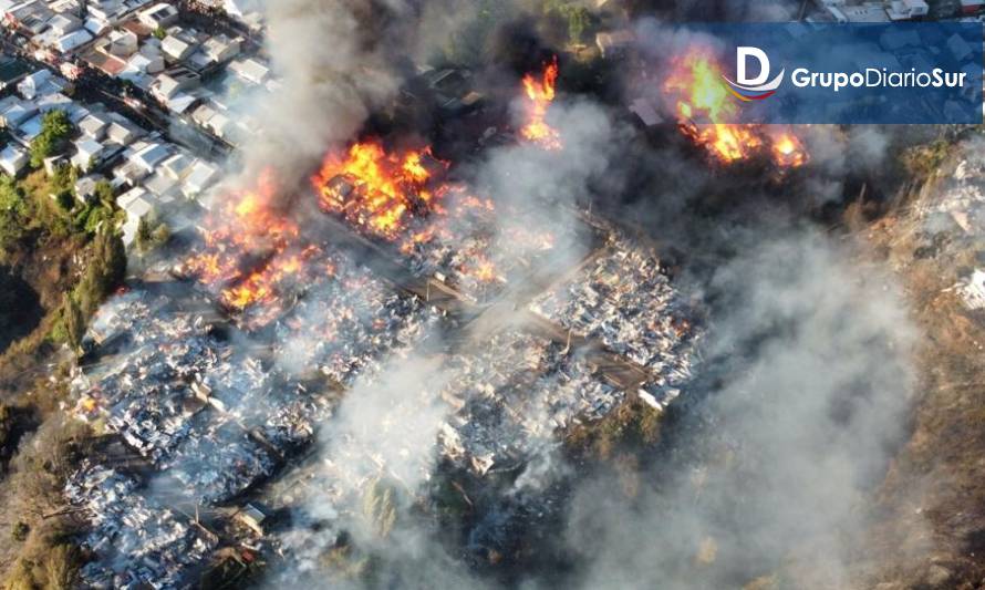 Tragedia en Castro: Ya son un centenar las casas quemadas por mega incendio
