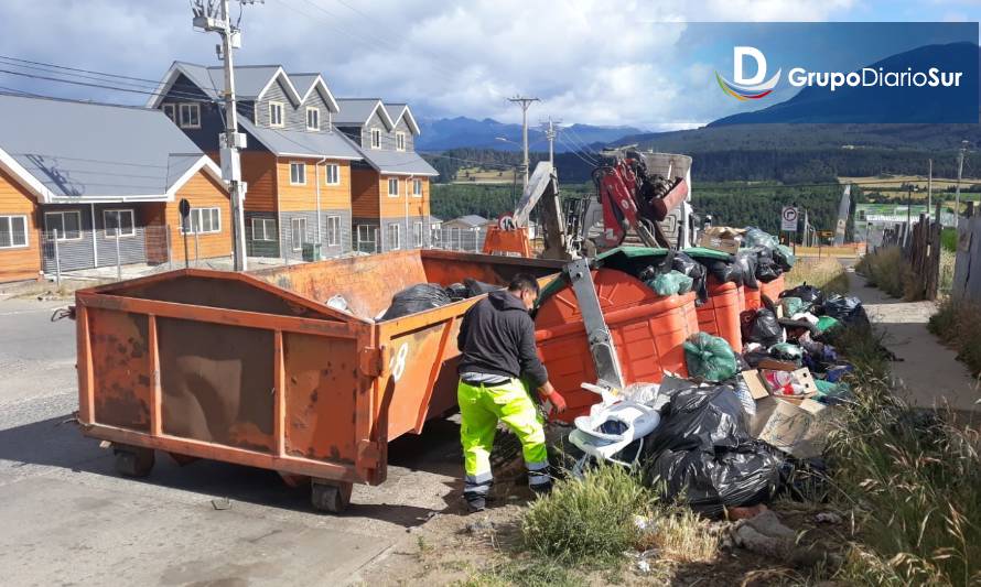 Multan a empresa de aseo por acumulación de basura en Coyhaique