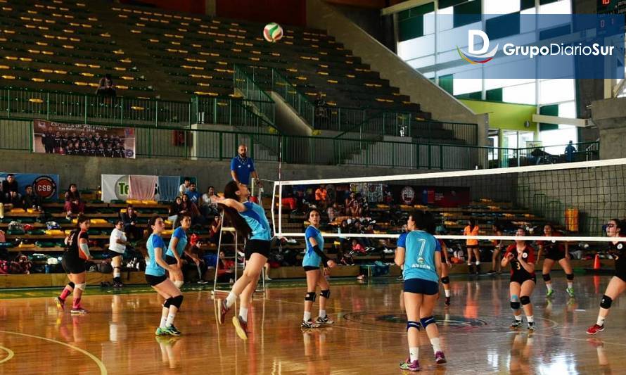 Seleccionadas de vóleibol harán clínica para menores en Puerto Aysén