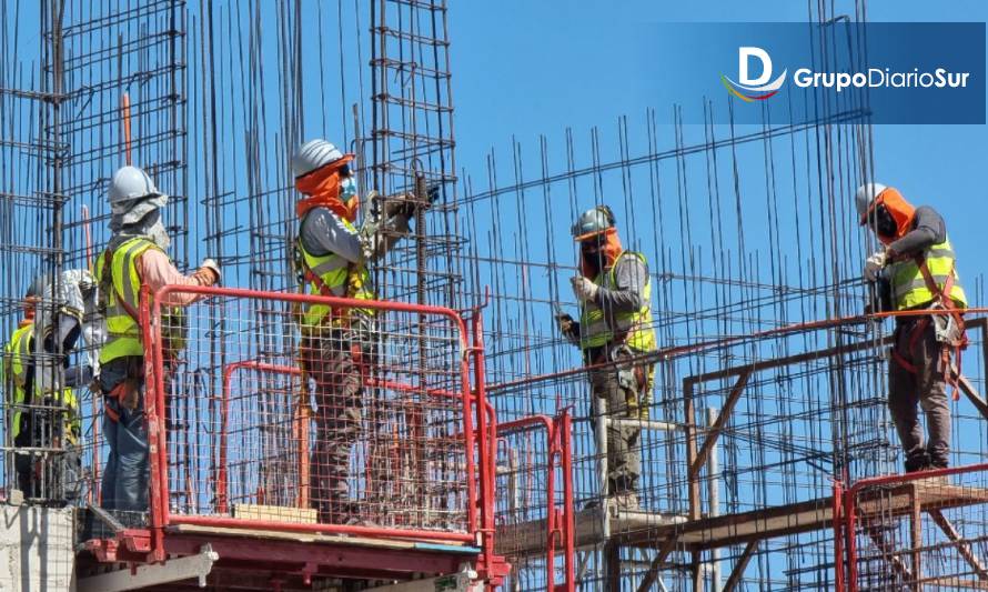 Abren becas para hijos de trabajadores de la construcción