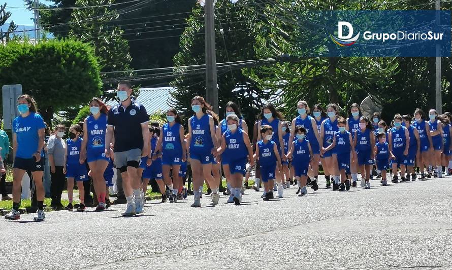 La cultura y el deporte se lucieron en desfile del 94° aniversario