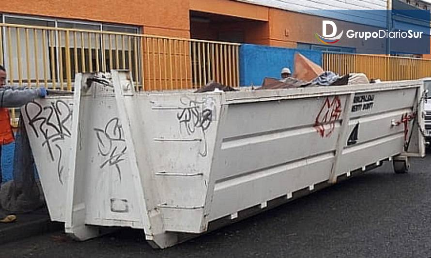 Instalan tolvas de refuerzo para la basura de Coyhaique