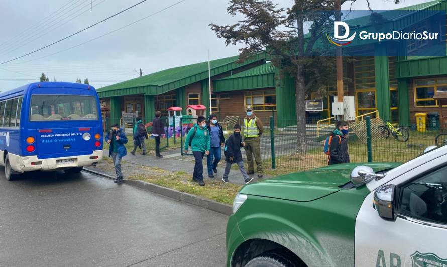 Carabineros implementa servicio de seguridad y tránsito fuera de colegios por retorno a clases

