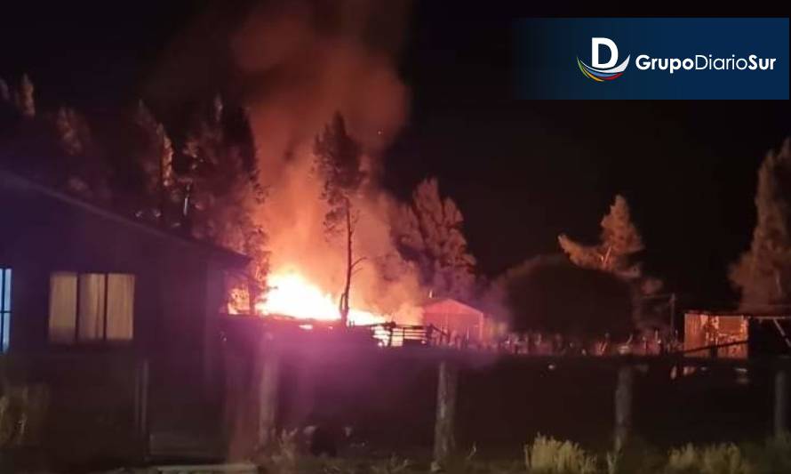 Casa quedó totalmente destruida tras incendio en El Blanco