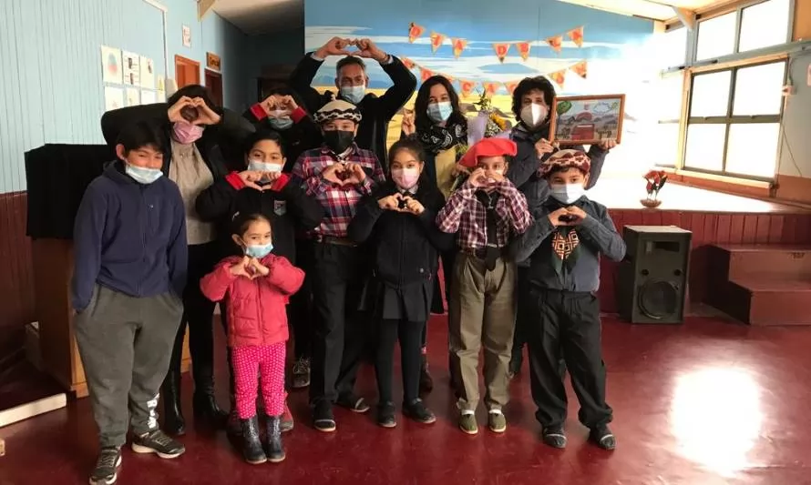 Seremi de Educación visitó escuelas de Coyhaique por Día de la Educación Rural