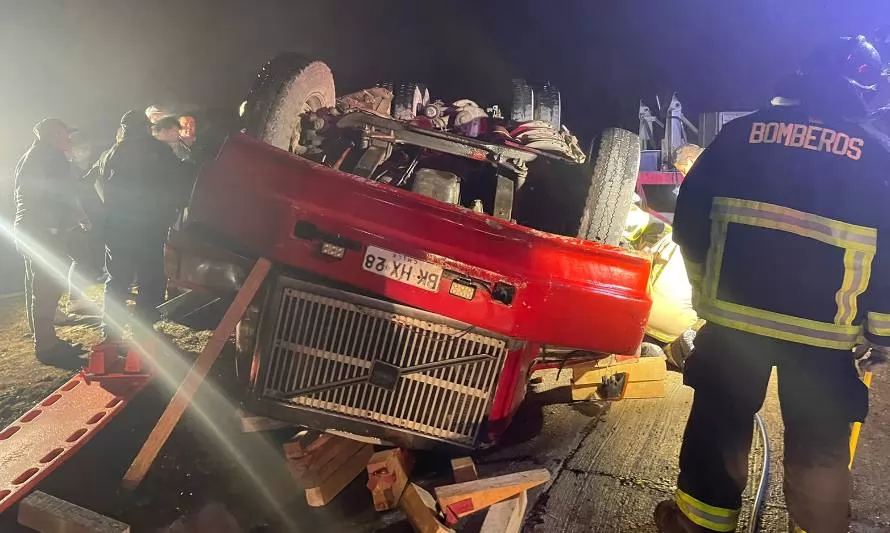 Volcamiento de camión en Cuesta del Diablo dejó dos personas lesionadas
