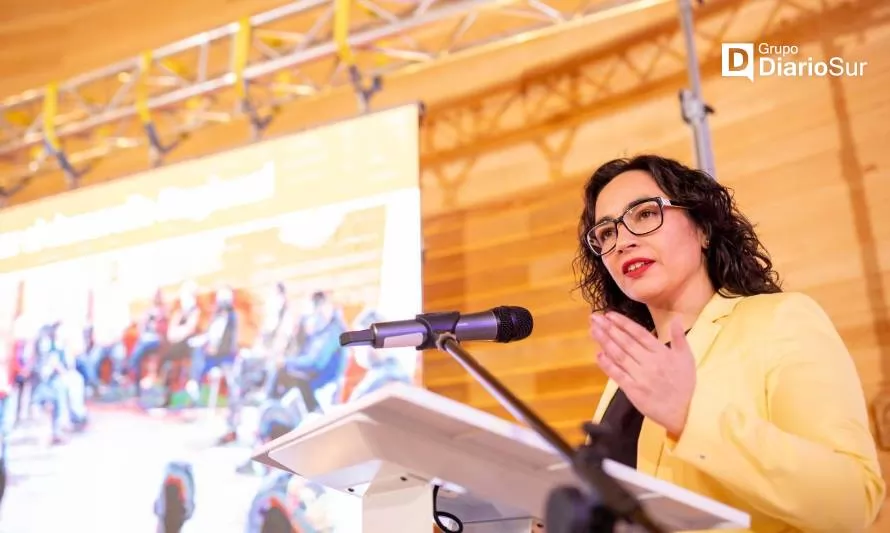Gobernadora Macías entregó su primera cuenta pública