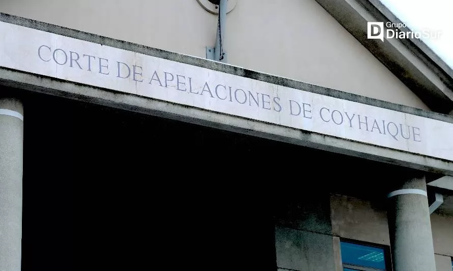 Ordenan a municipio de Aysén a reintegrar a educadora