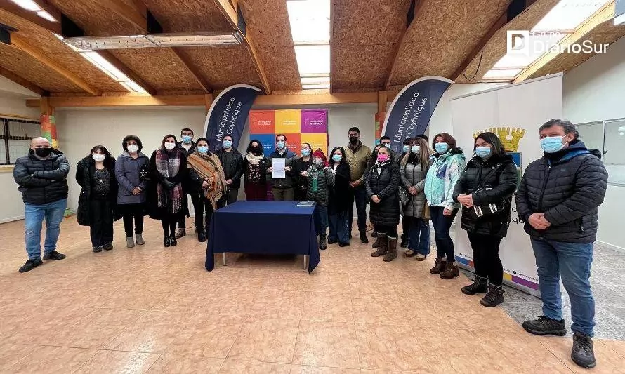 Formalizan contrato de arriendo para Escuela España de Coyhaique
